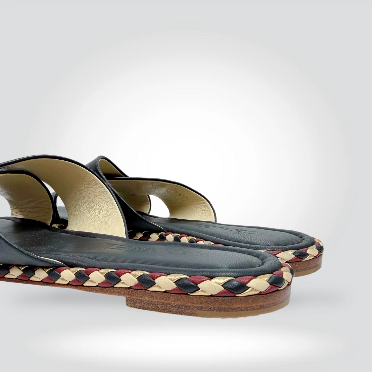 Pre-Owned Chanel Crossed Strap Slide Sandals Black Leather CC Logo Braided Sole Trim — Size — Excellent Style Reissue Vancouver