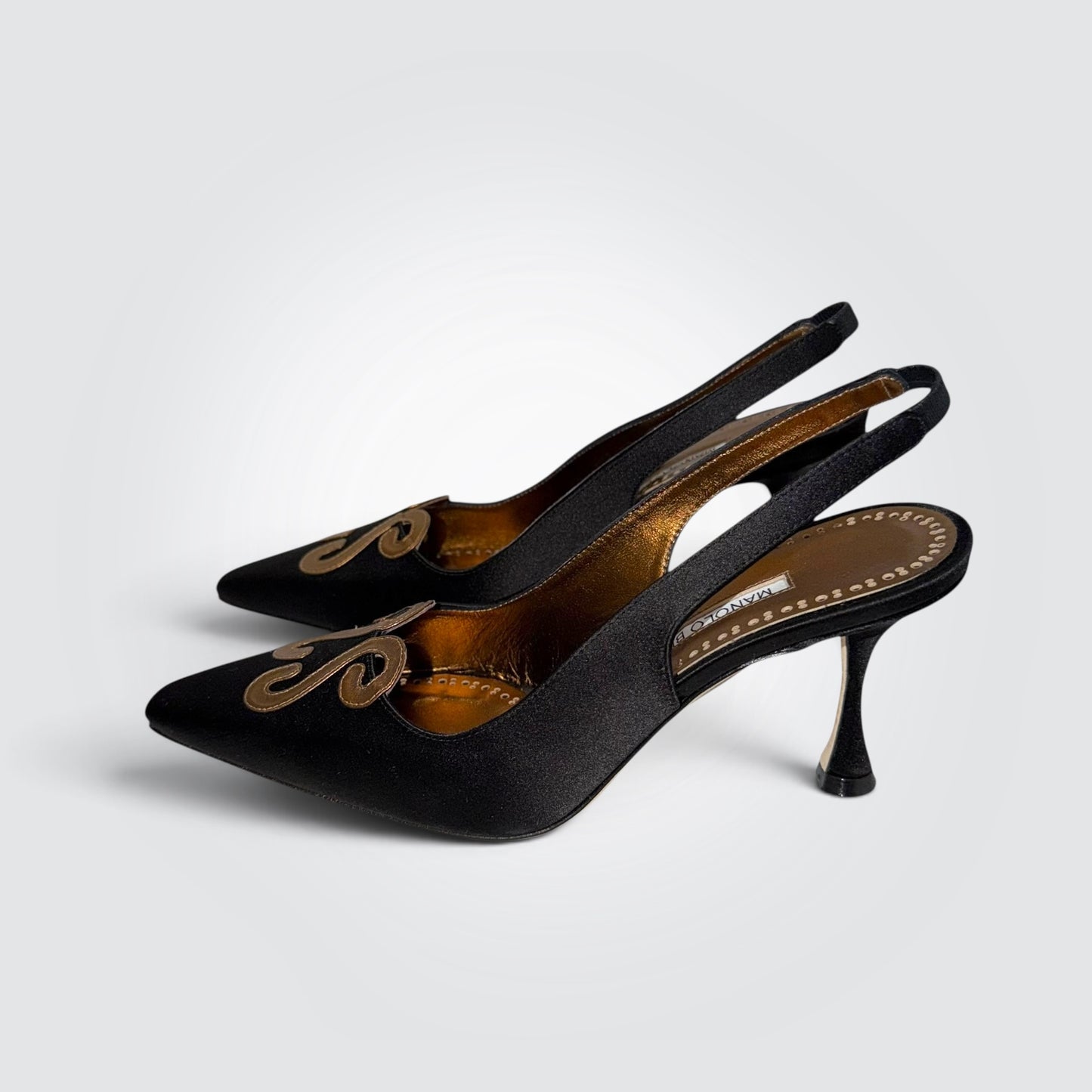Pre-Owned Manolo Blahnik Durbar 70mm Slingback Pumps – Black Satin with Bronze Swirl Appliqué