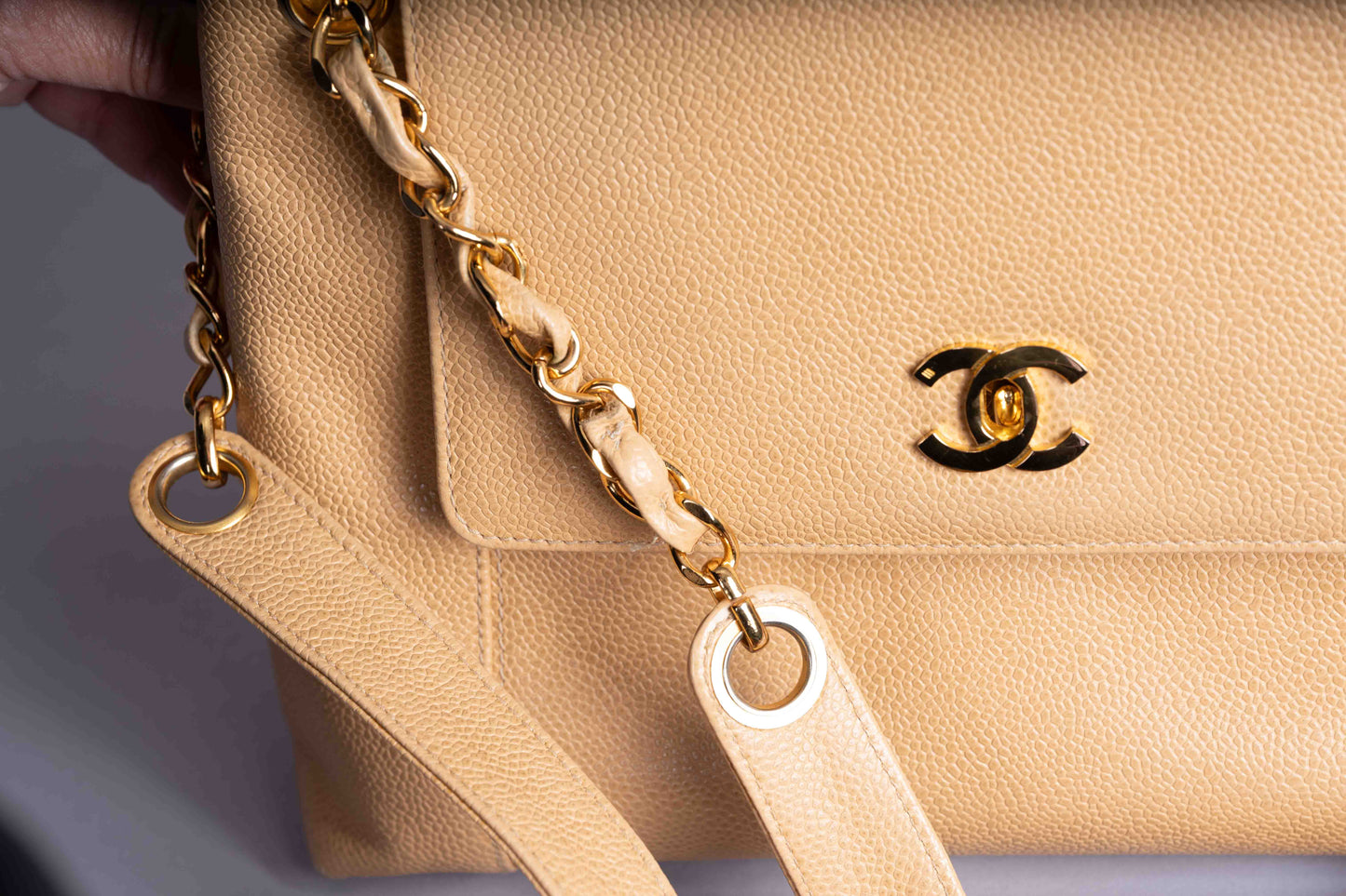 Pre-Owned Chanel Leather Shoulder Bag