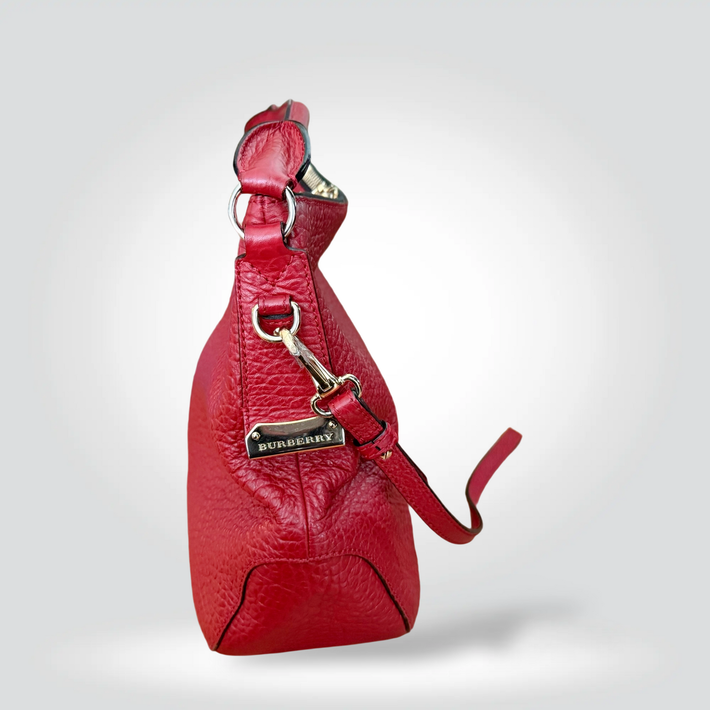 Pre-Owned Burberry Red Herbury Heritage Grained Leather Hobo Very Good — Gold Hardware