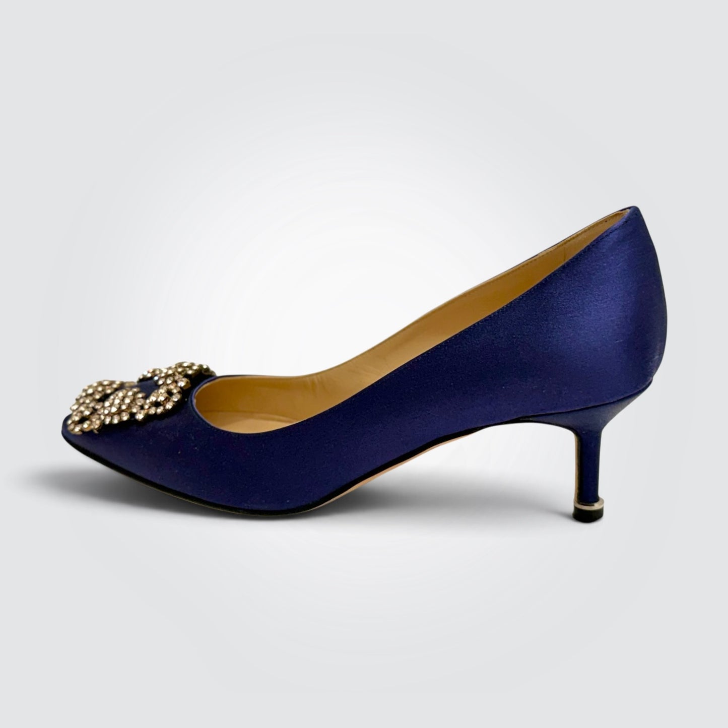 Pre-Owned Manolo Blahnik Hangisi 50 Navy Satin Crystal Buckle Pumps