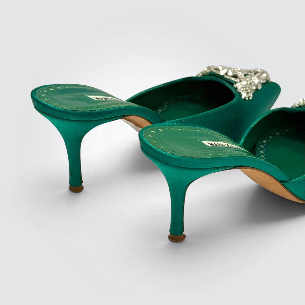 Pre-Owned Manolo Blahnik Lurum Green Satin Crystal-Embellished Mules