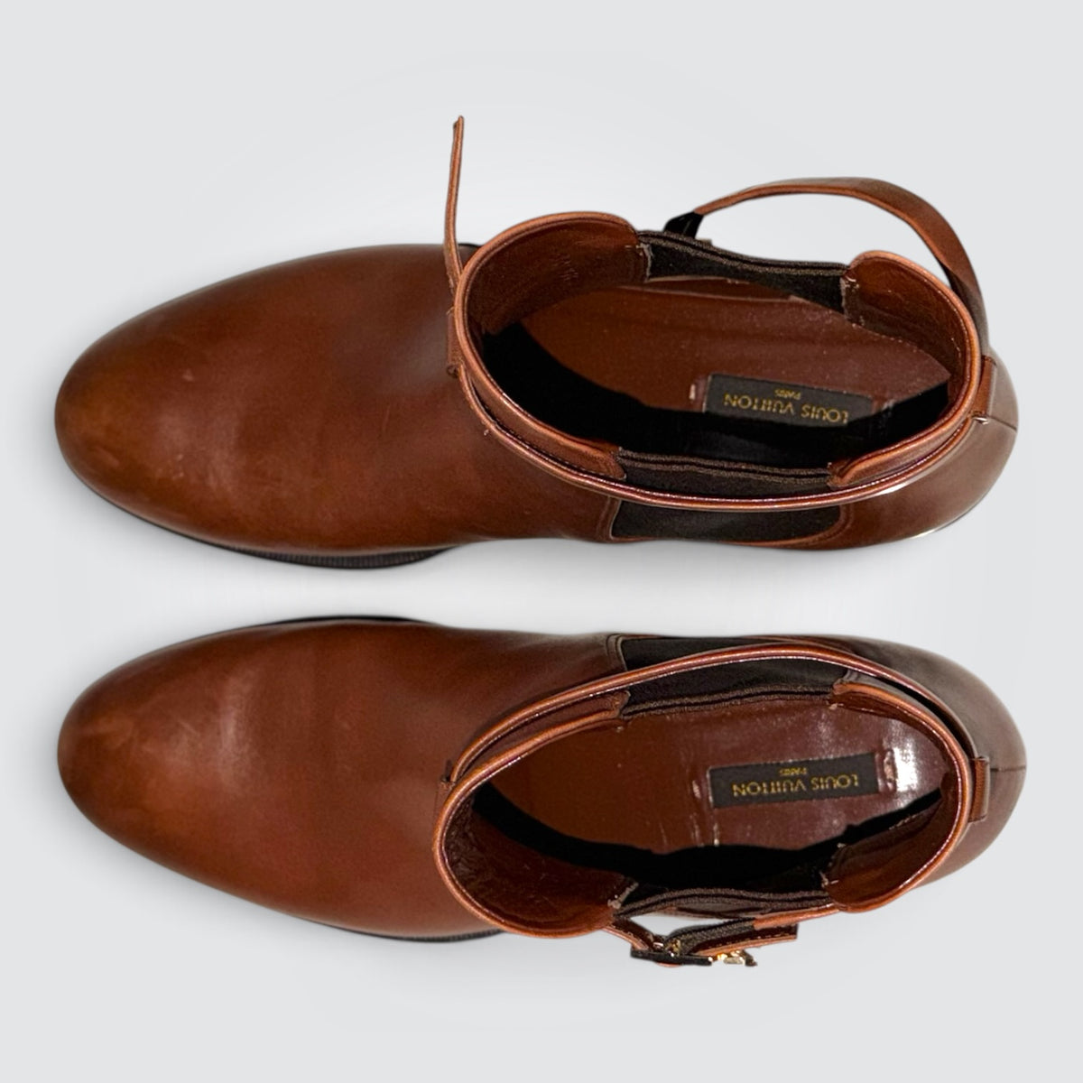 Pre-Owned Louis Vuitton Brown Leather Chelsea Boots with LV Buckle