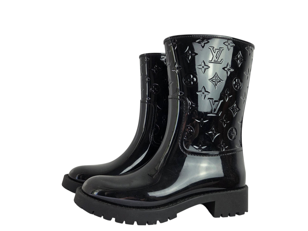 Pre-owned Louis Vuitton Drops flat half rain boot in black embossed monogram rubber with lugged sole, size 41 — available at Style Reissue Vancouver
