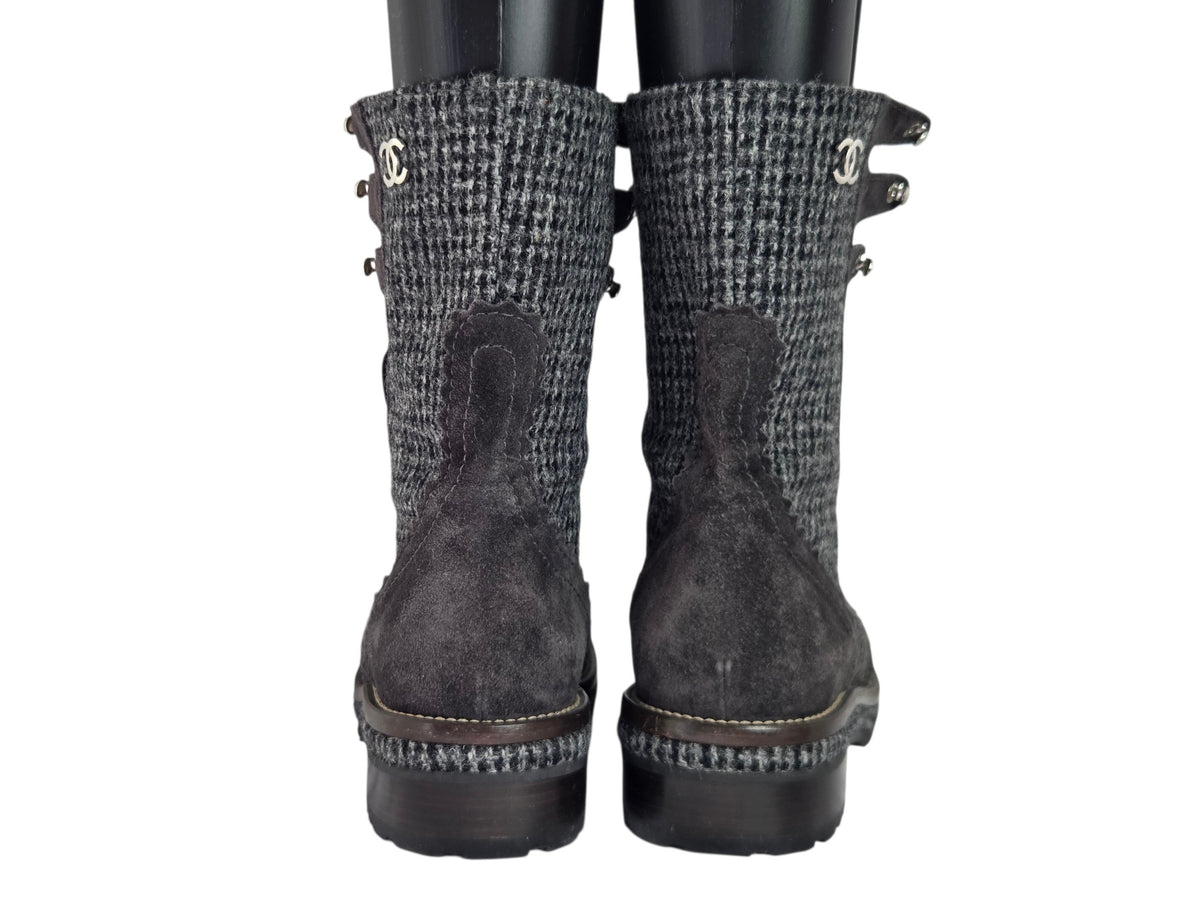 Pre-Owned Chanel Grey Herringbone Tweed Lace-Up Combat Boots — Size 41