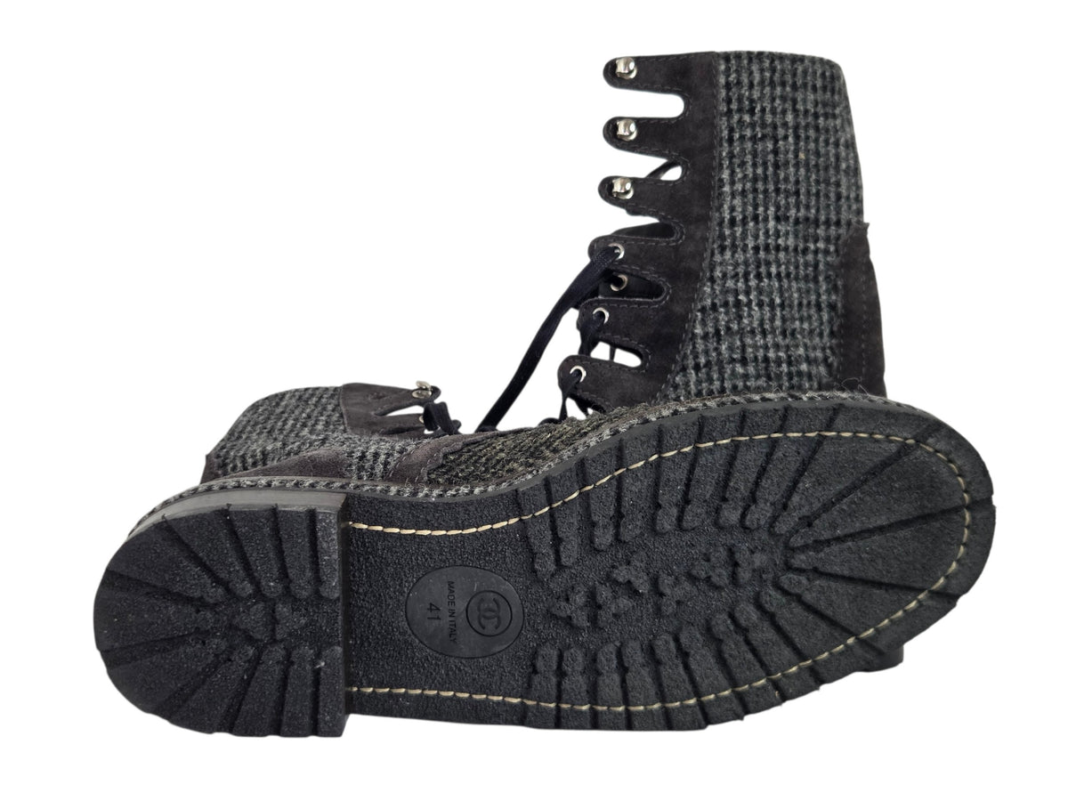Pre-Owned Chanel Grey Herringbone Tweed Lace-Up Combat Boots — Size 41