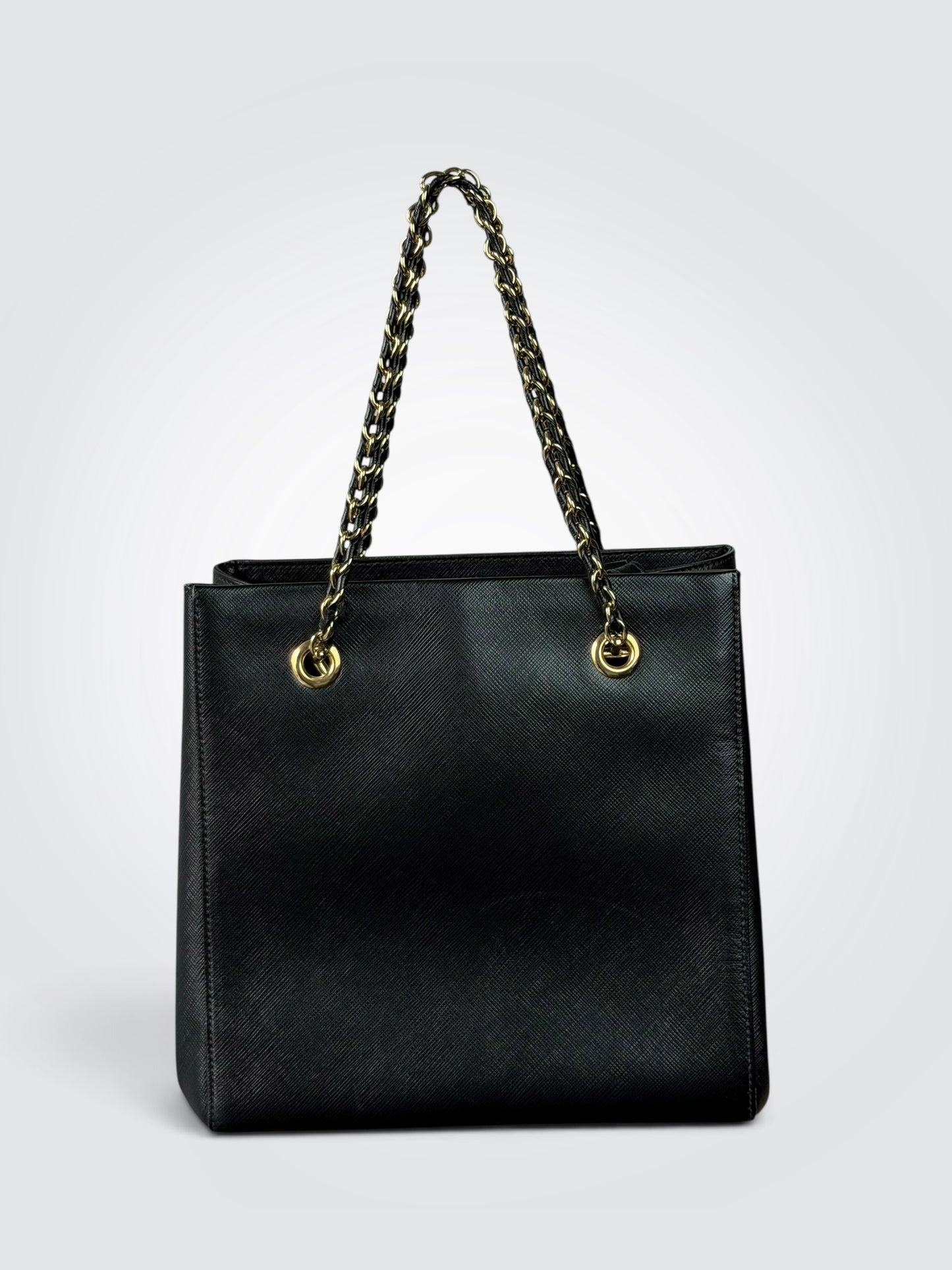 Pre-Owned Black Ferragamo Vara Chain-Link Mini Bag – Vara Bow Detail and Shoulder Strap