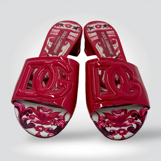 Dolce & Gabbana DG Logo Patent Leather Slides Red Majolica Floral Footbed — Size 40— Very Good| Style Reissue Vancouver