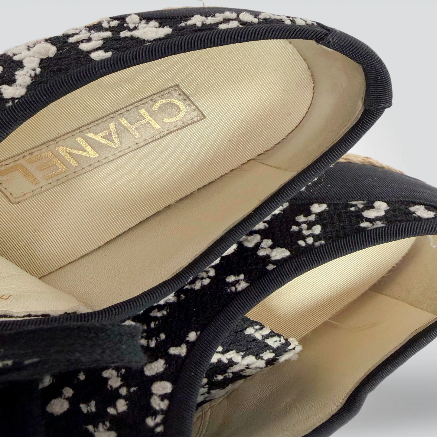 Pre-Owned Chanel Black White Tweed Lace-Up Espadrille Sneaker Gold CC Eyelets Jute Platform — Size — Very Good | Style Reissue Vancouver