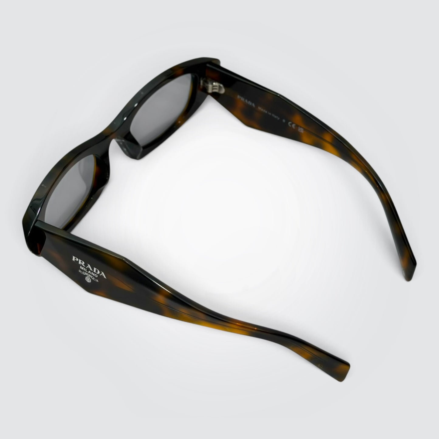 Pre-Owned Prada Tortoise Cat-Eye Sunglasses