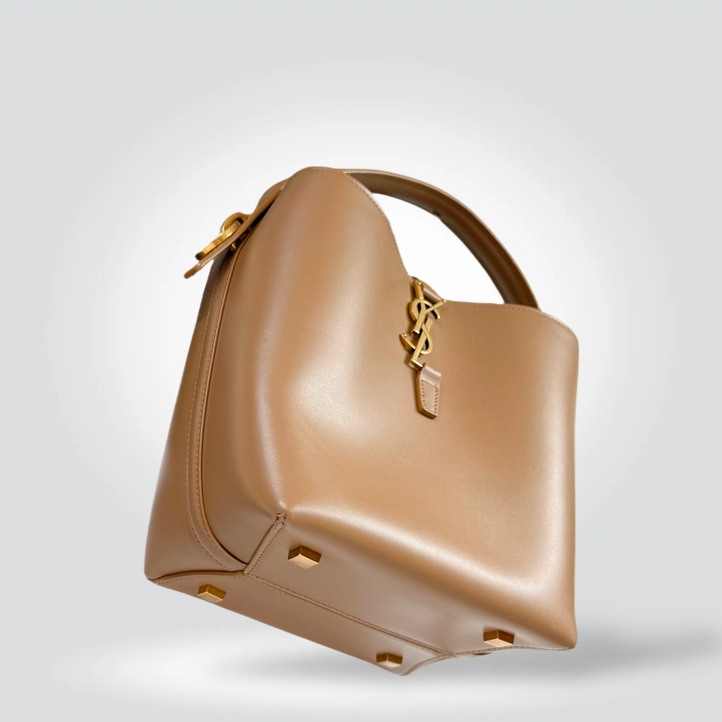 Pre-Owned Saint Laurent Le Cinq à Sept Bucket Bag Tan Caramel Leather Gold YSL Charm — Excellent | Style Reissue Vancouver