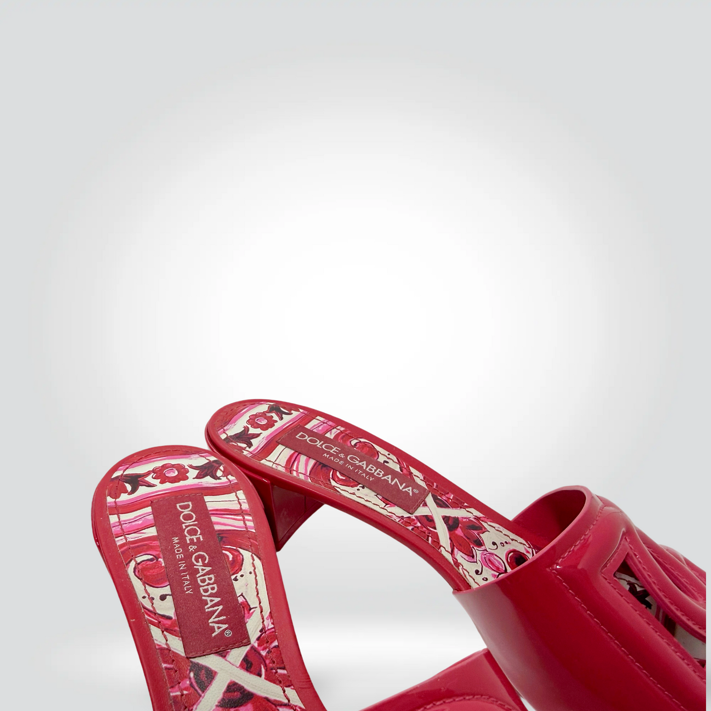 Dolce & Gabbana DG Logo Patent Leather Slides Red Majolica Floral Footbed — Size 40— Very Good| Style Reissue Vancouver