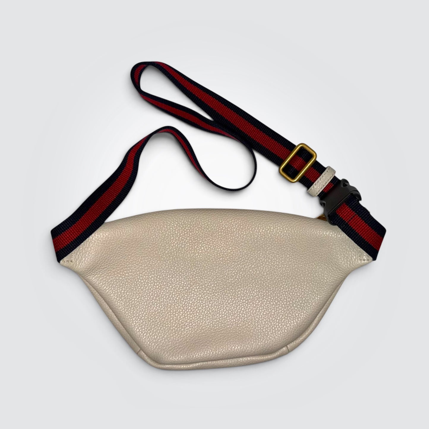 Pre-Owned Gucci White Grained Calfskin Small Logo Print Belt Bag – Green and Red Web Stripe