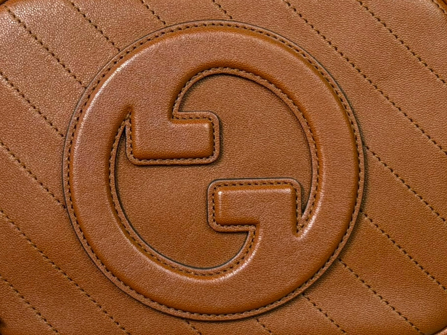 Pre-Owned Gucci Blondie Small Shoulder Bag – Brown Leather with Interlocking G Logo and Tassel Detail