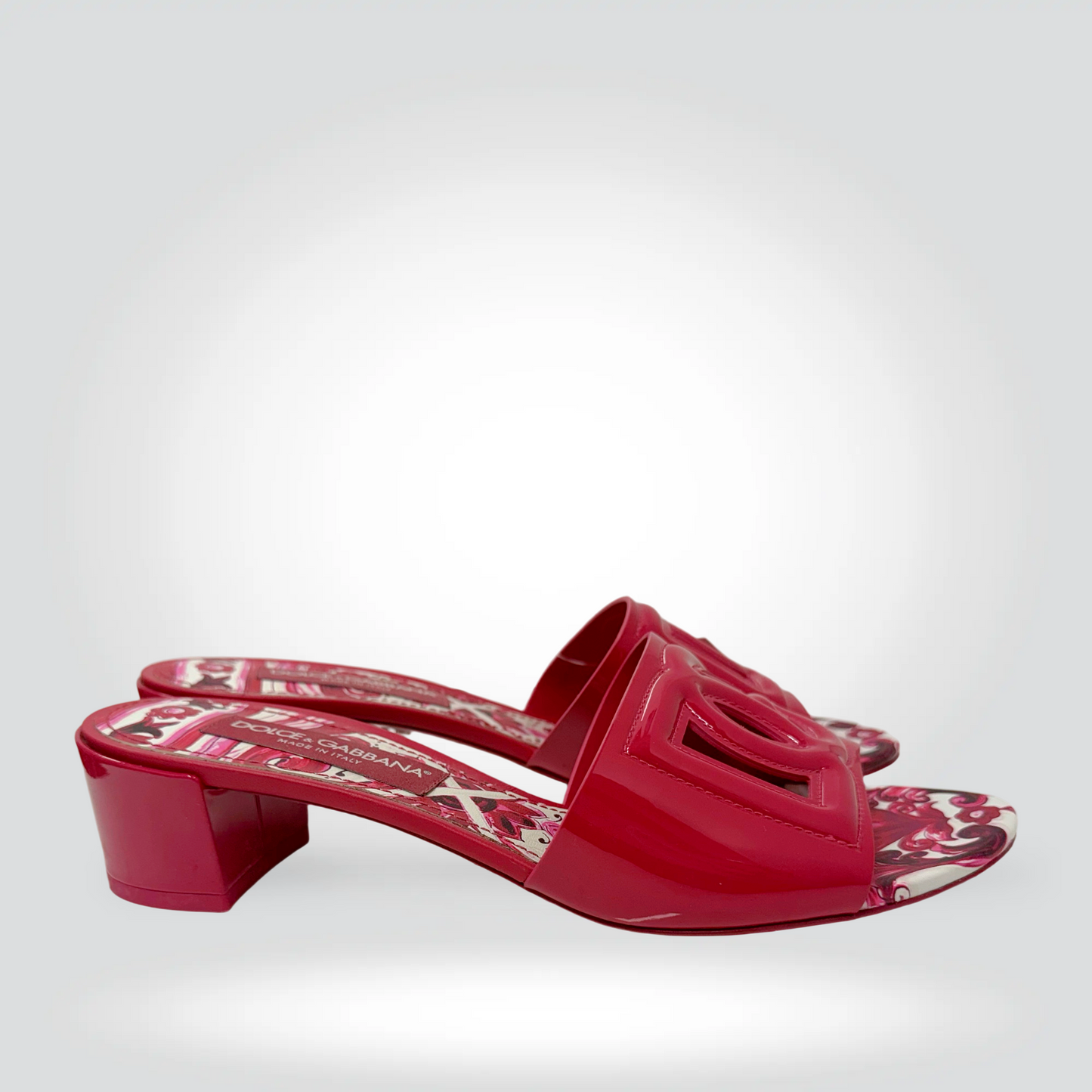 Dolce & Gabbana DG Logo Patent Leather Slides Red Majolica Floral Footbed — Size 40— Very Good| Style Reissue Vancouver