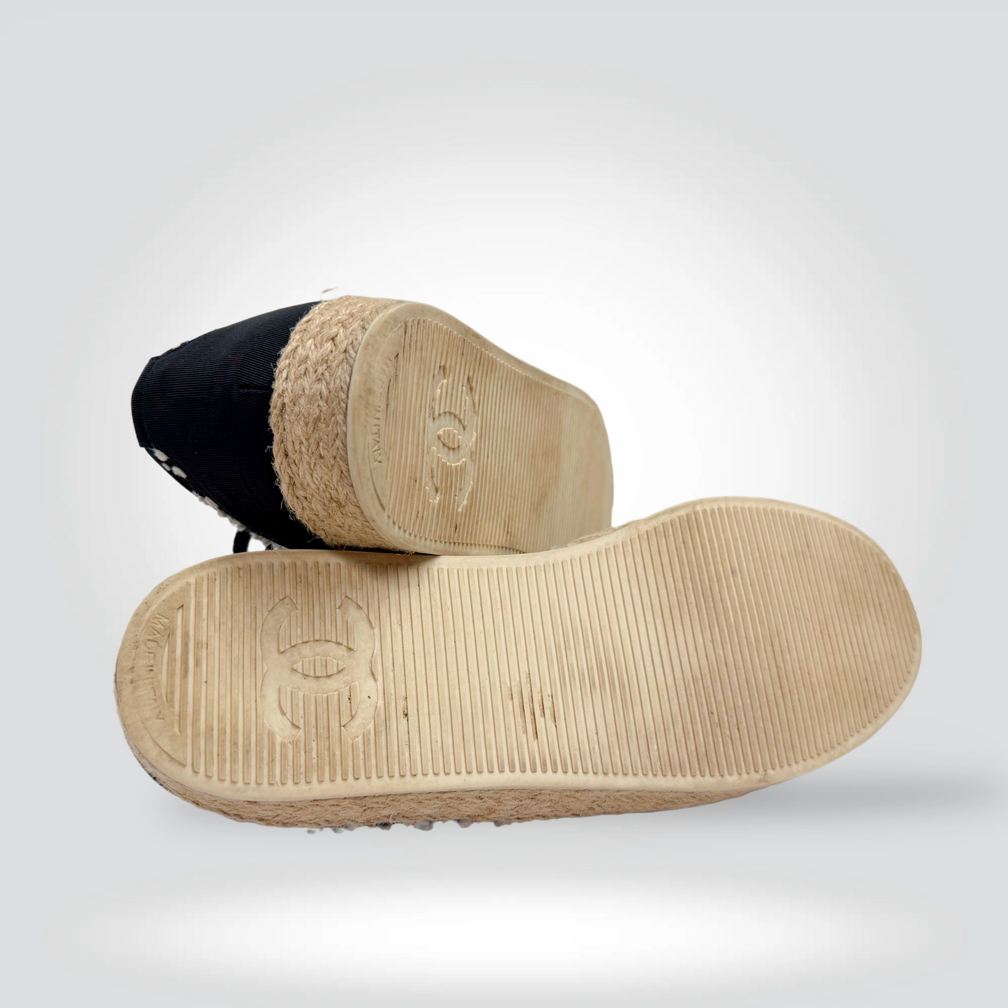 Pre-Owned Chanel Black White Tweed Lace-Up Espadrille Sneaker Gold CC Eyelets Jute Platform — Size — Very Good | Style Reissue Vancouver