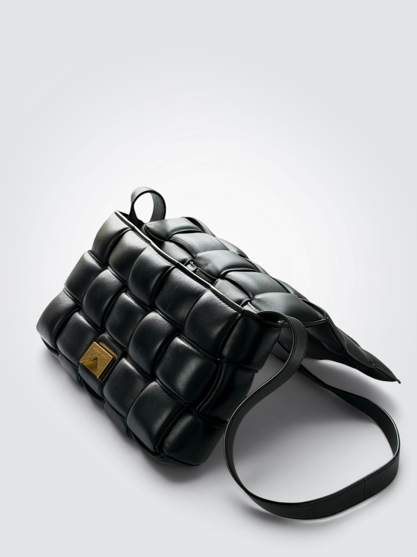 Pre-Owned Bottega Veneta Padded Cassette Black Intrecciato Leather Crossbody Bag