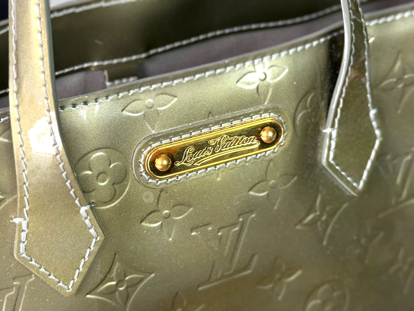Pre-Owned Louis Vuitton Monogram Vernis Wilshire PM – Gris Art Deco Olive-Grey Patent Leather Handbag
