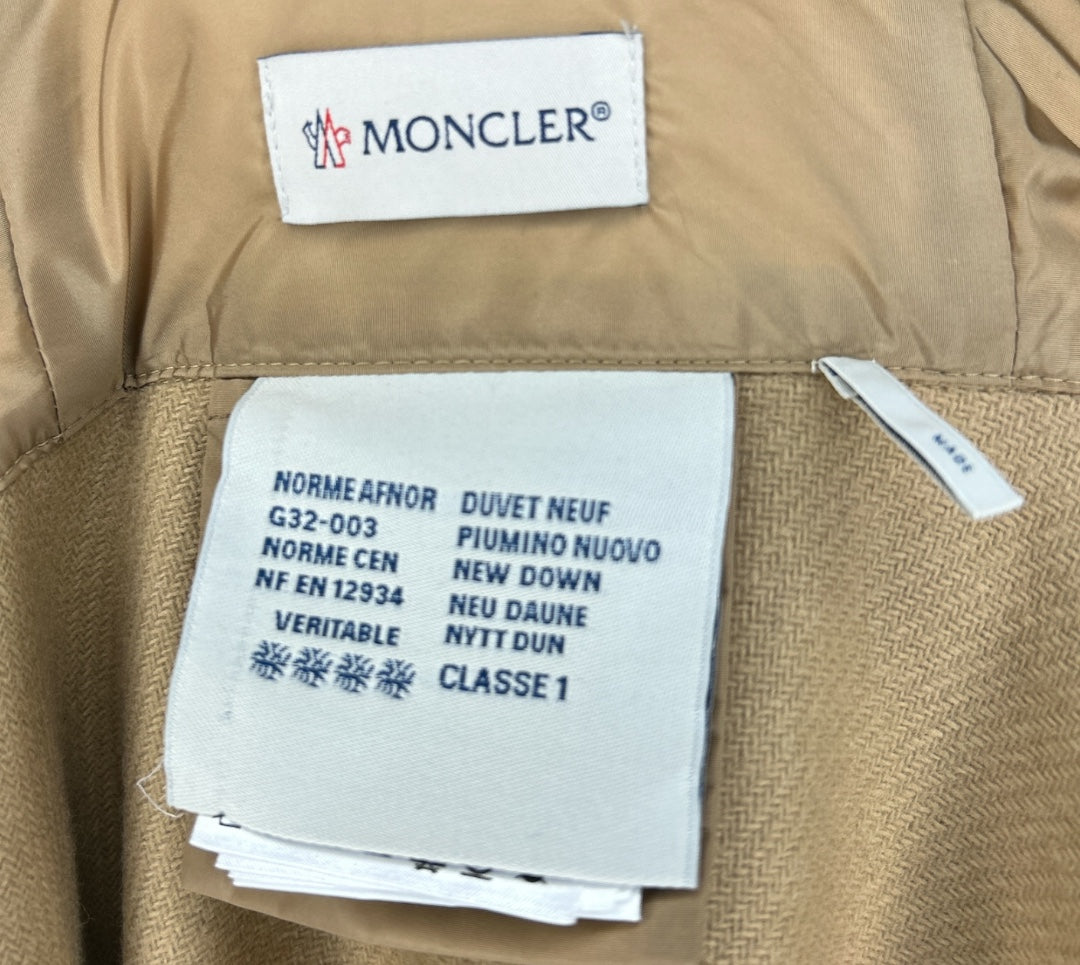 Moncler Mantella Cape