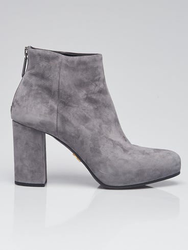 PRADA
Grey Suede Ankle Boots Size 38