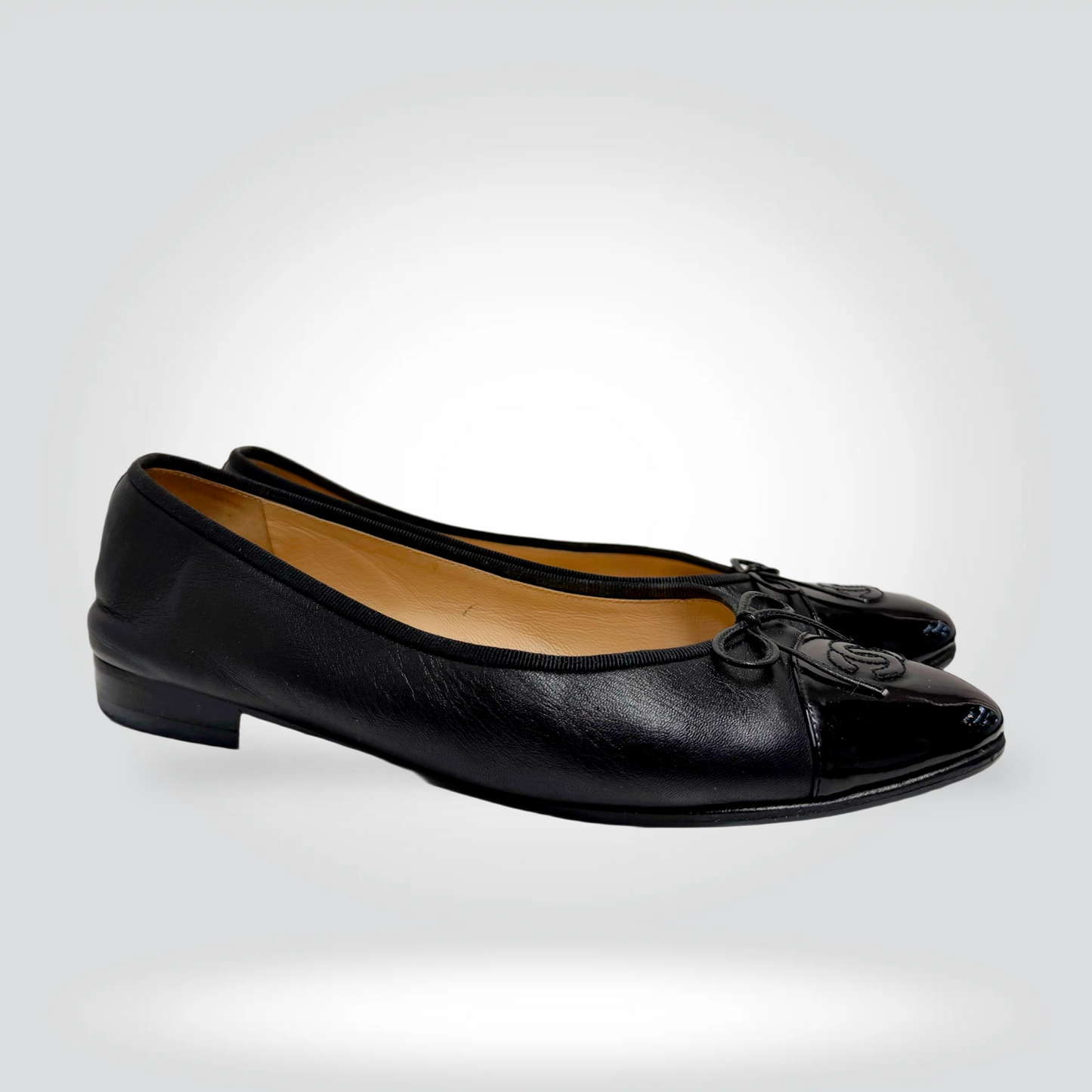 Chanel Classic Ballet Flats Black Lambskin Patent CC Toe Cap Grosgrain Bow — Size 41 Good| Style Reissue Vancouver
