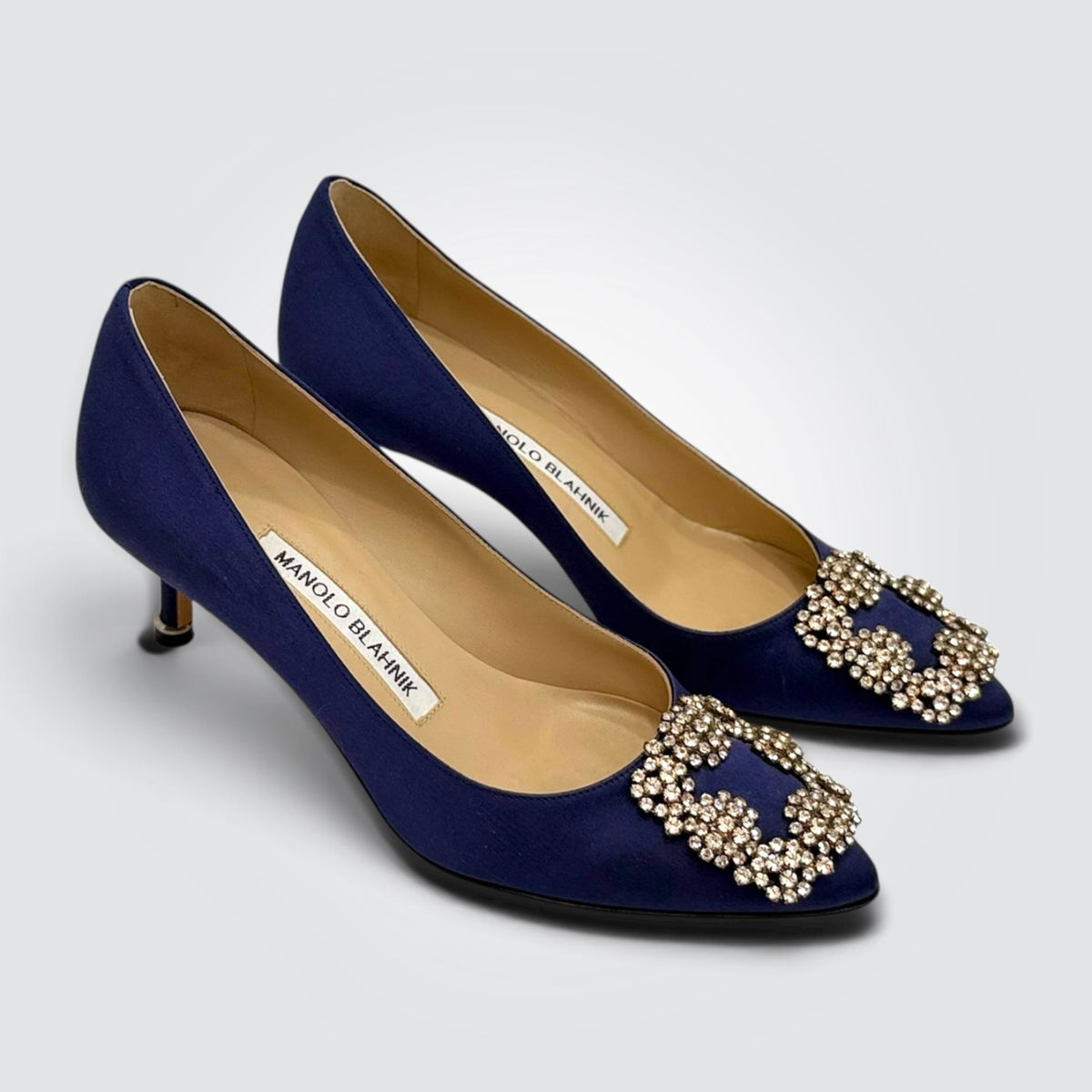 Pre-Owned Manolo Blahnik Hangisi 50 Navy Satin Crystal Buckle Pumps