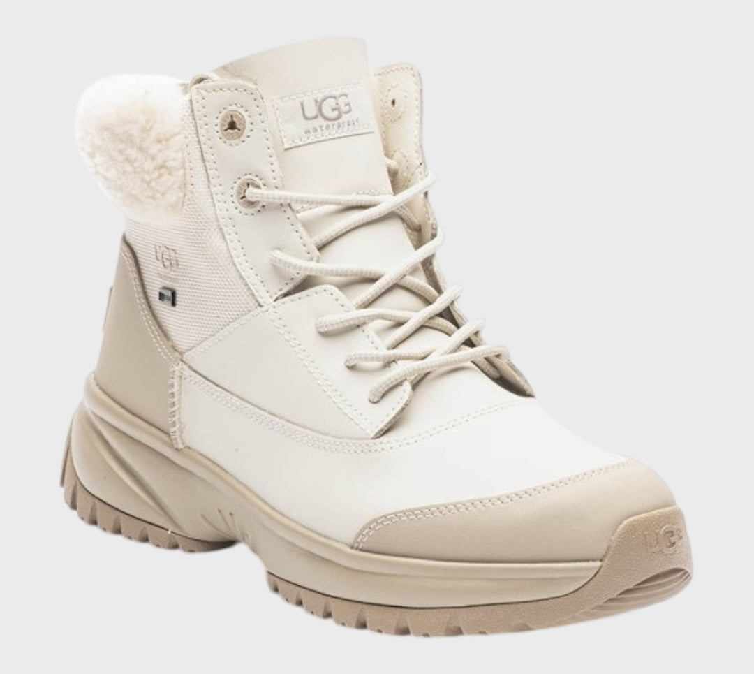 Womens UGG
Yose Fluff V2 Boot - White Pine size 9