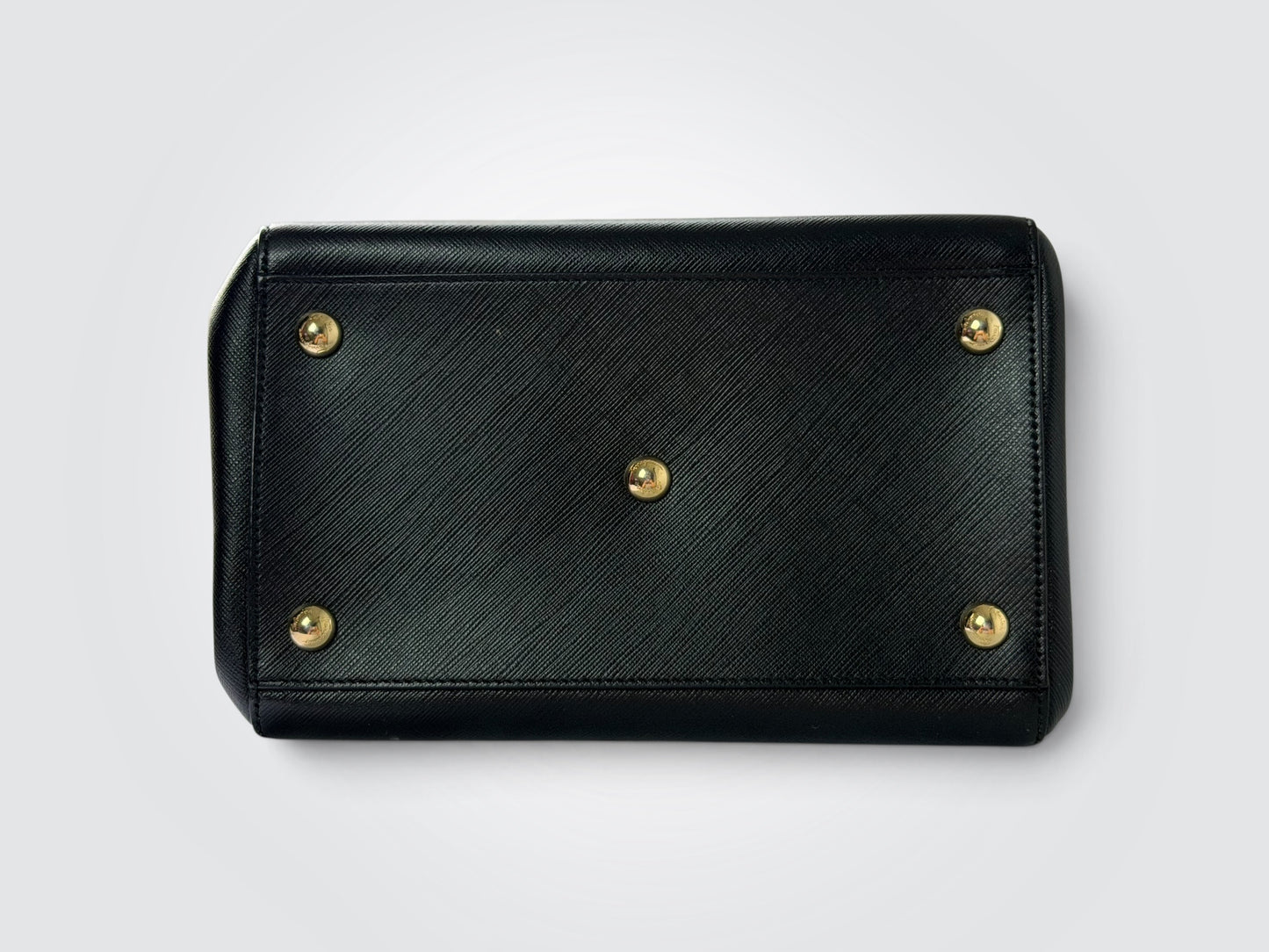 Pre-Owned Black Ferragamo Vara Chain-Link Mini Bag – Vara Bow Detail and Shoulder Strap