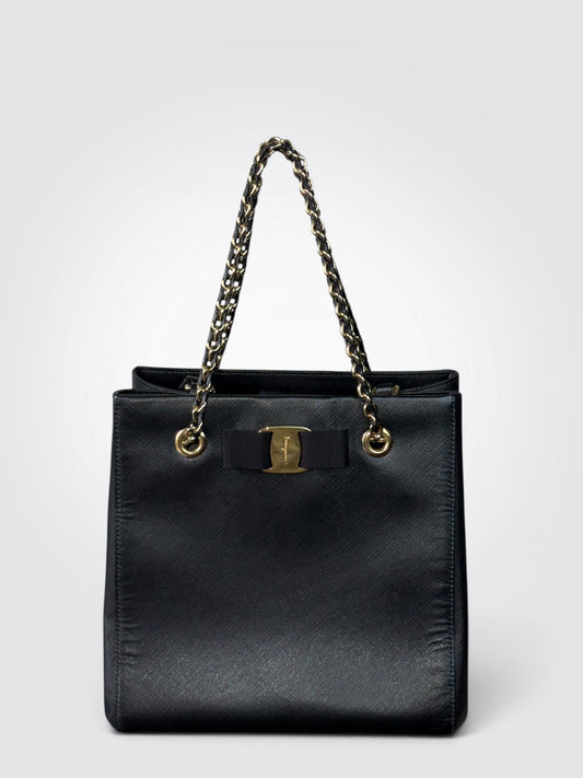 Pre-owned Salvatore Ferragamo Vara chain-link mini bag with signature Vara bow detail and compact shoulder-bag silhouette