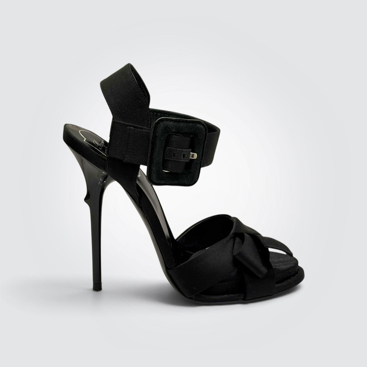 Pre-Owned Roger Vivier Black Satin Knot-Toe Sandals with Buckle Ankle Strap