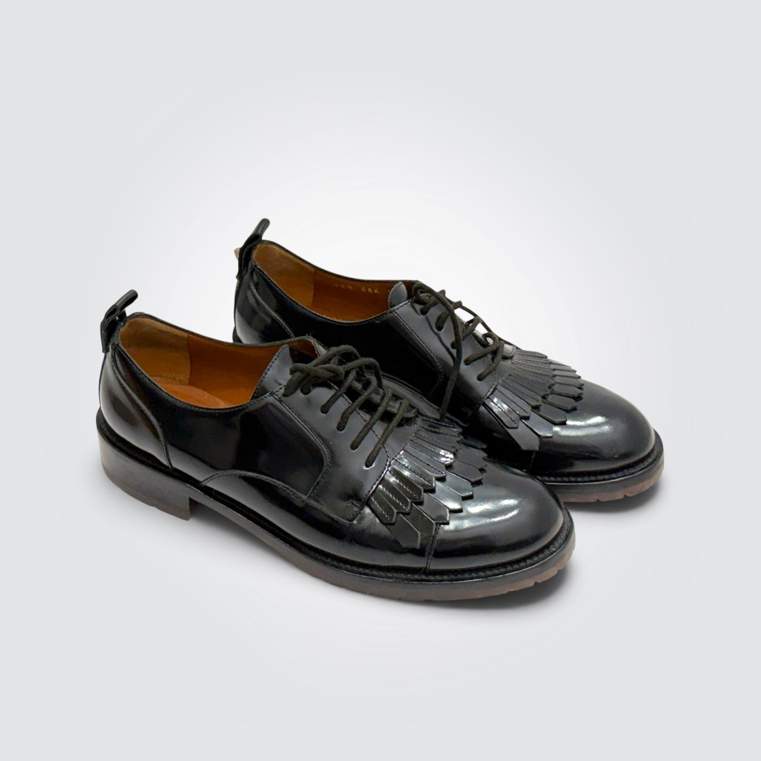 Pre-owned Valentino Garavani black leather fringe kiltie oxford shoes