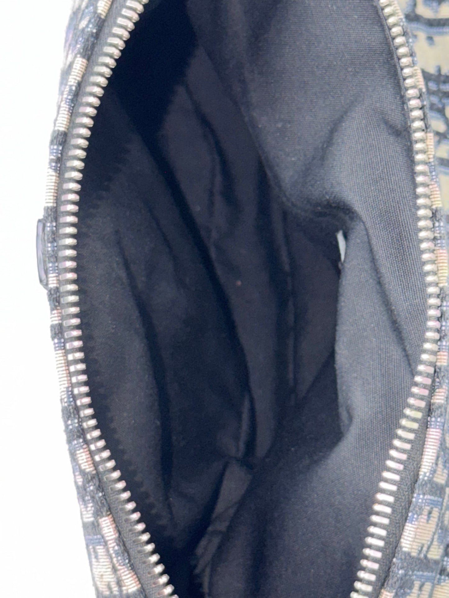 Pre-Owned Christian Dior Men’s Saddle Bag – Cream and Black Dior Oblique Jacquard Canvas with Adjustable Black Strap