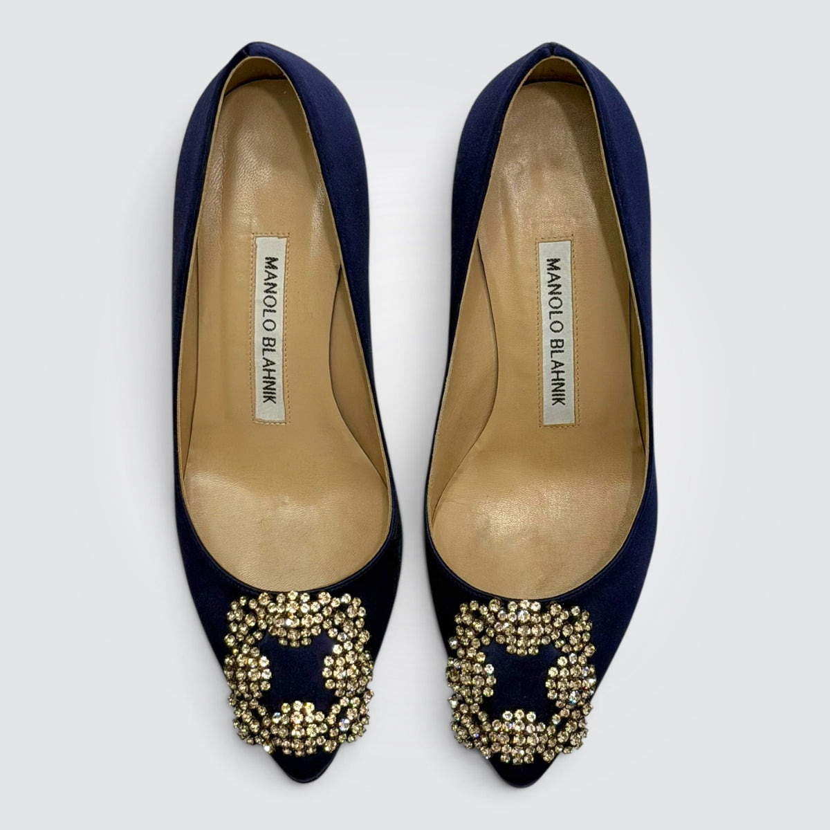 Pre-Owned Manolo Blahnik Hangisi 50 Navy Satin Crystal Buckle Pumps