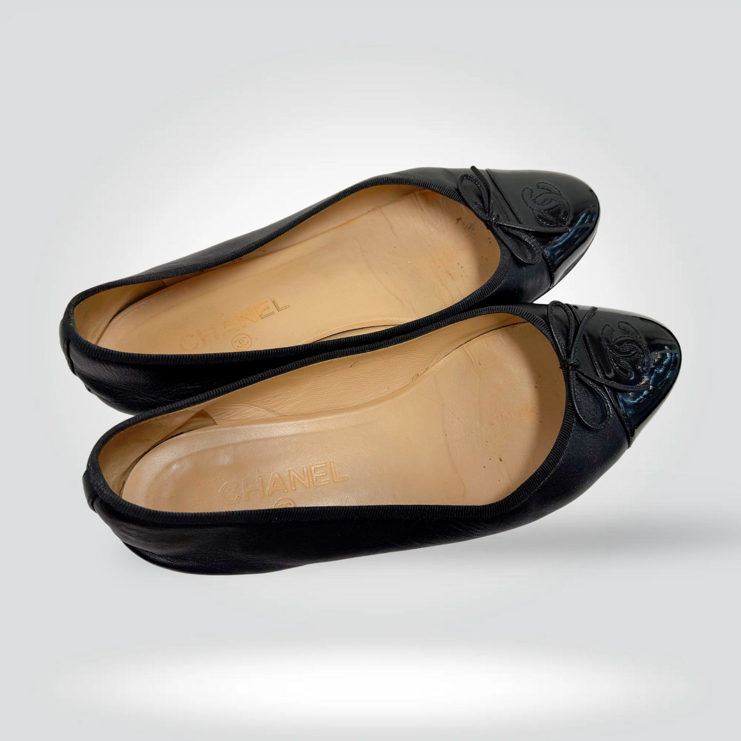 Chanel Classic Ballet Flats Black Lambskin Patent CC Toe Cap Grosgrain Bow — Size 41 Good| Style Reissue Vancouver