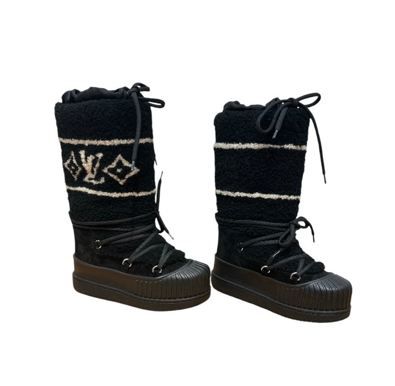 Louis Vuitton
polar mono shearling boots