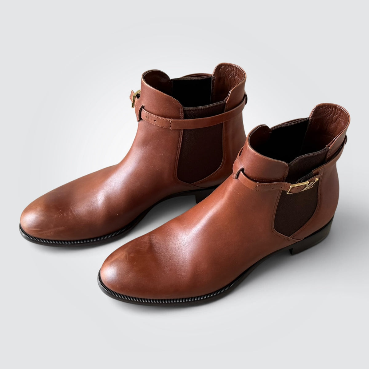 Pre-owned Louis Vuitton brown leather Chelsea boots with LV buckle