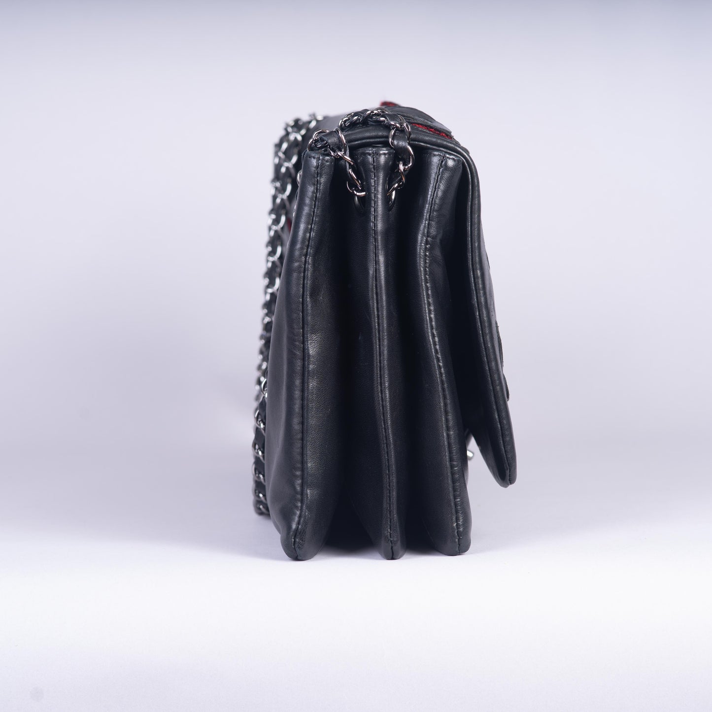 Pre-Owned Chanel Leather Camellia Shoulder Bag