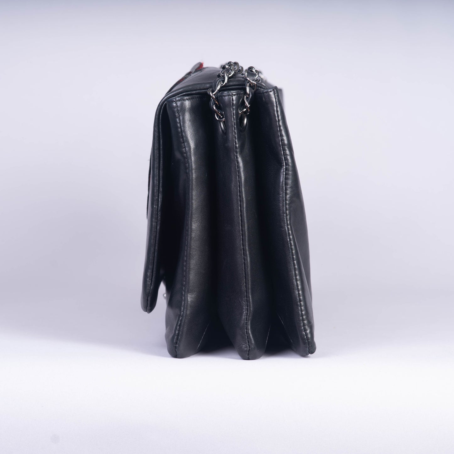 Pre-Owned Chanel Leather Camellia Shoulder Bag