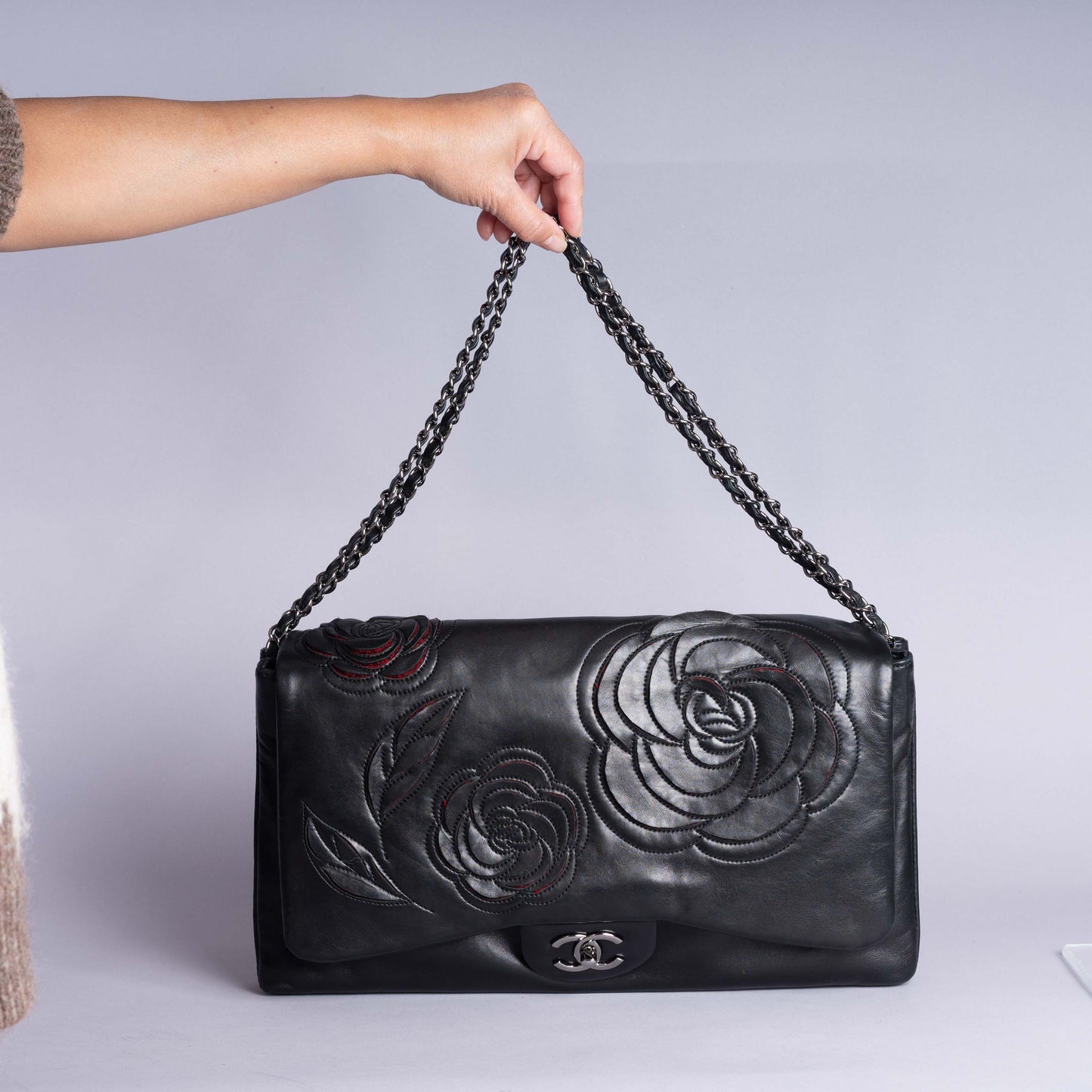 Pre-Owned Chanel Leather Camellia Shoulder Bag