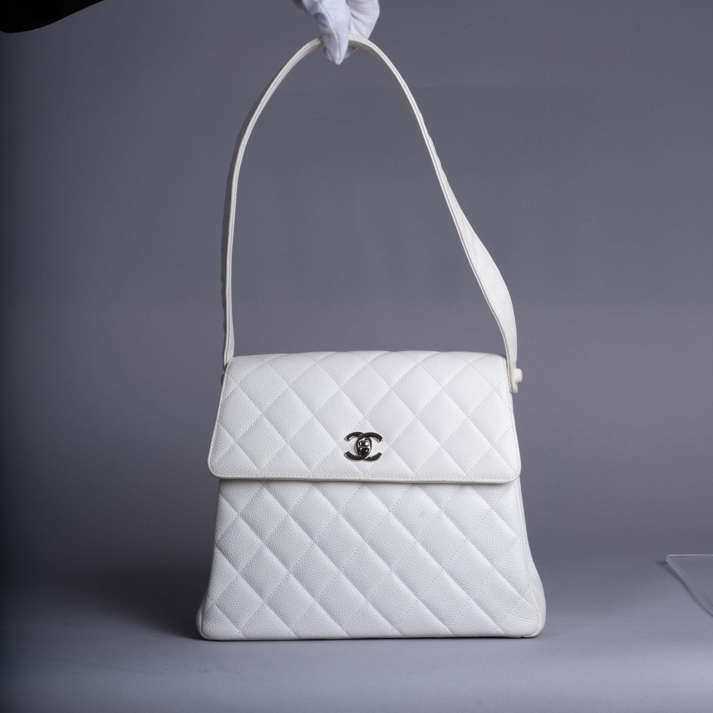 Pre-Owned Chanel Leather Quilted Shoulder Bag
