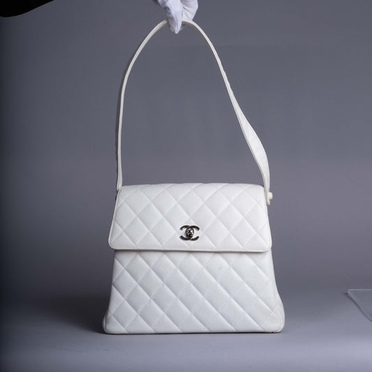 Pre-Owned Chanel Leather Quilted Shoulder Bag
