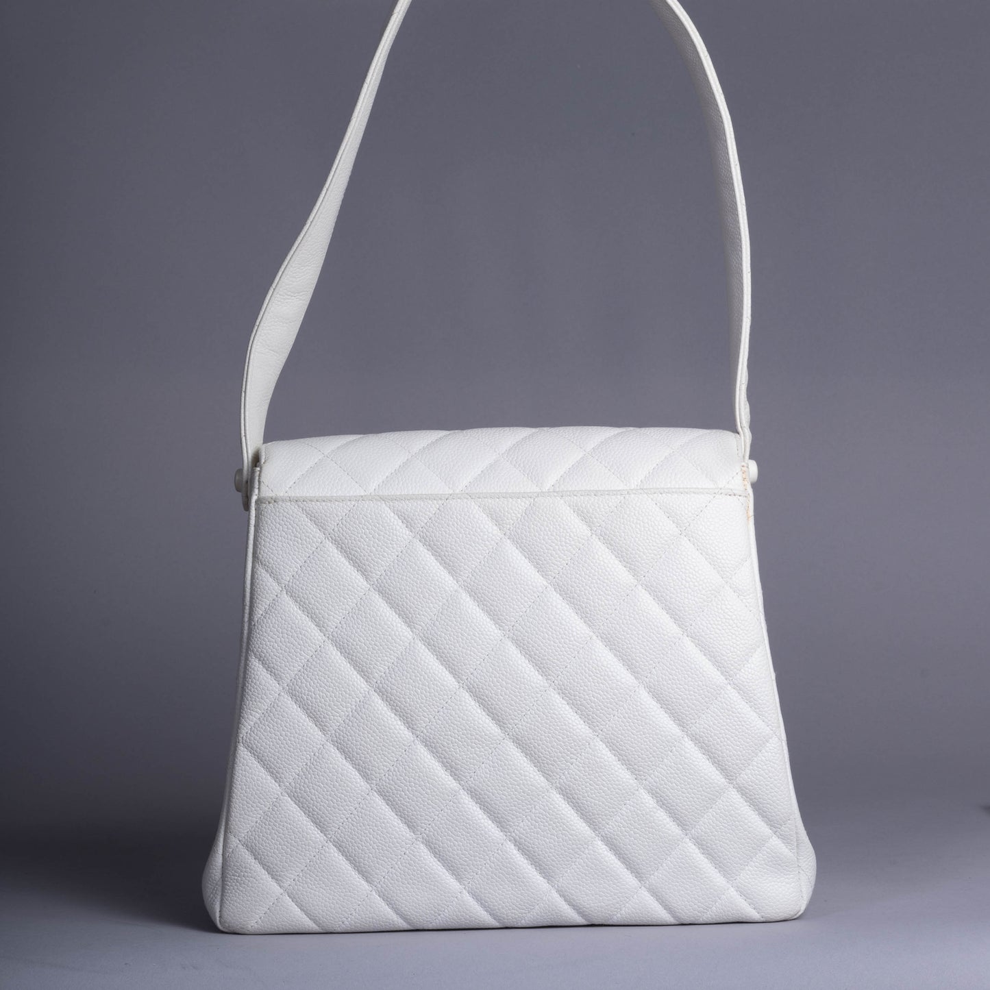 Pre-Owned Chanel Leather Quilted Shoulder Bag