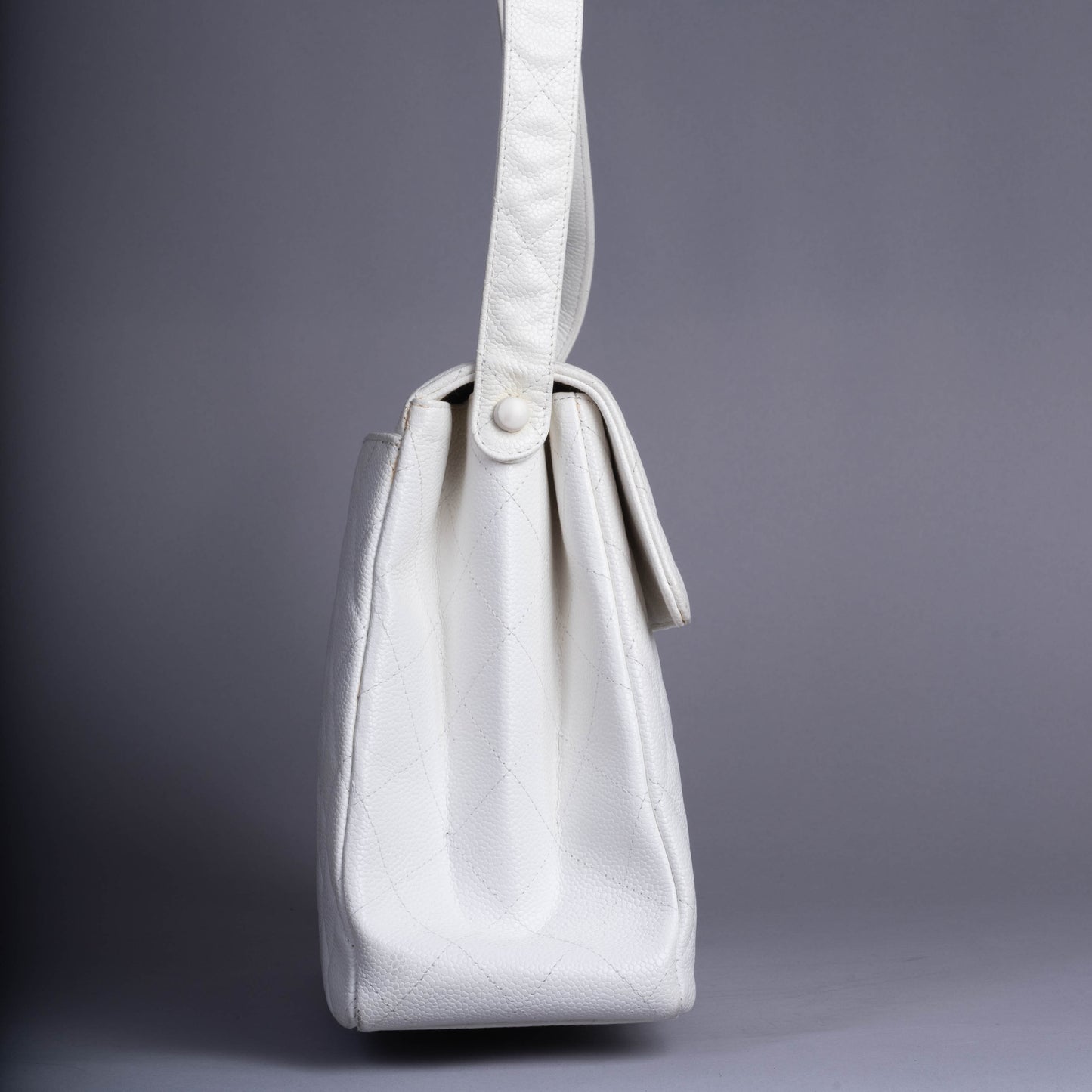 Pre-Owned Chanel Leather Quilted Shoulder Bag