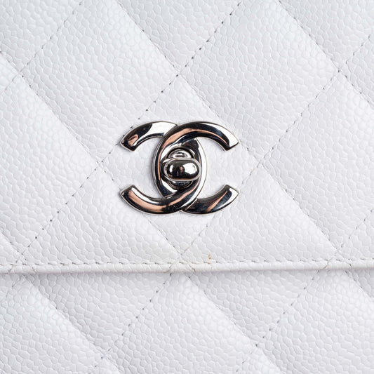 Pre-Owned Chanel Leather Quilted Shoulder Bag
