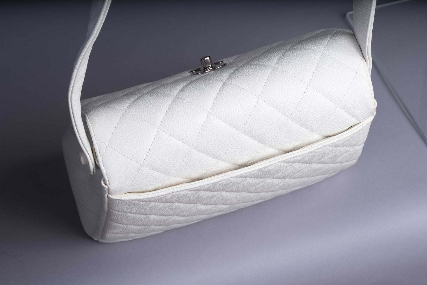 Pre-Owned Chanel Leather Quilted Shoulder Bag