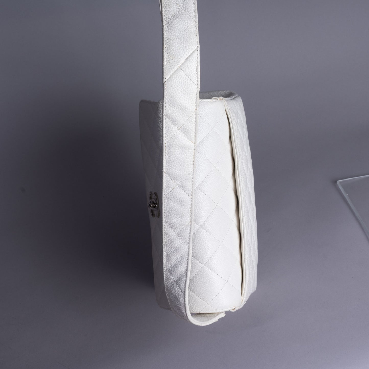 Pre-Owned Chanel Leather Quilted Shoulder Bag