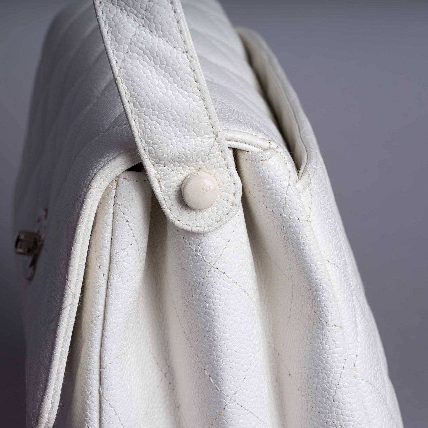 Pre-Owned Chanel Leather Quilted Shoulder Bag