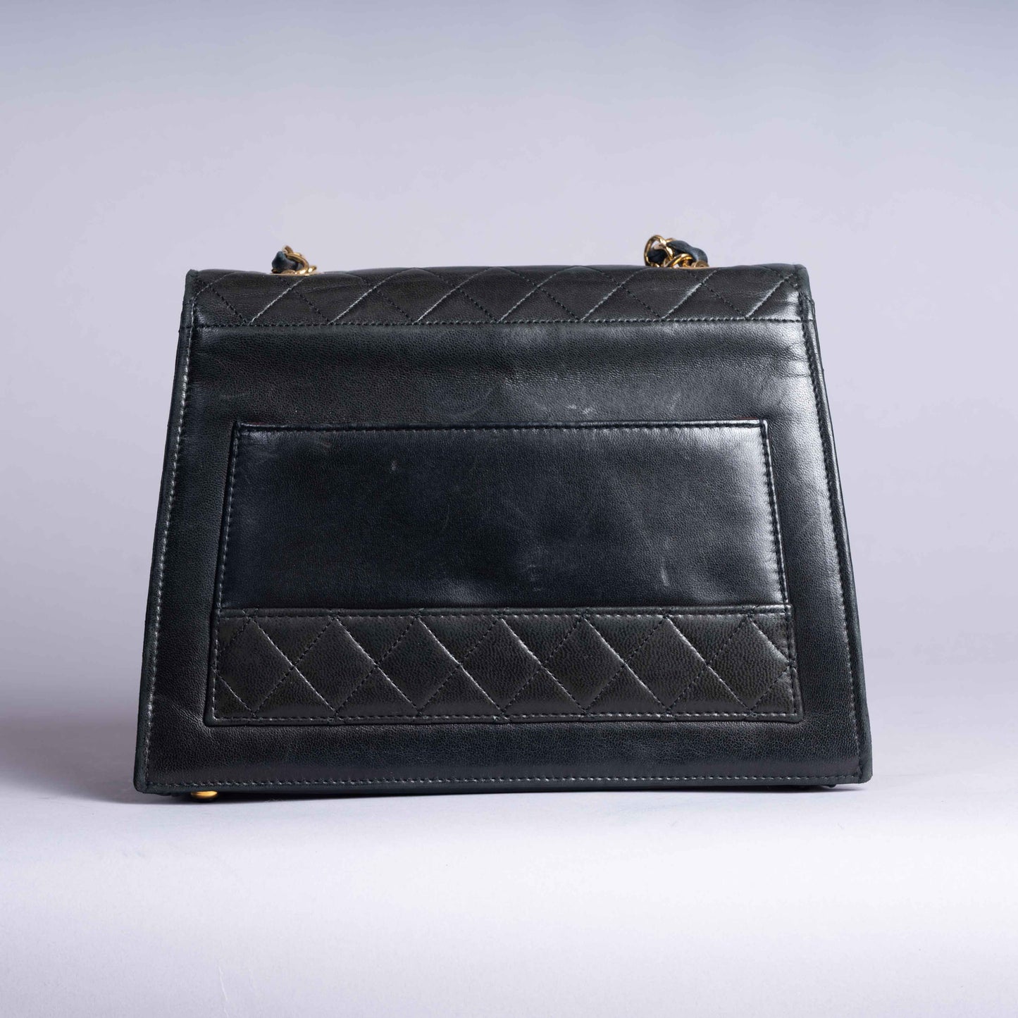 Pre-Owned Chanel Leather Quilted Bag