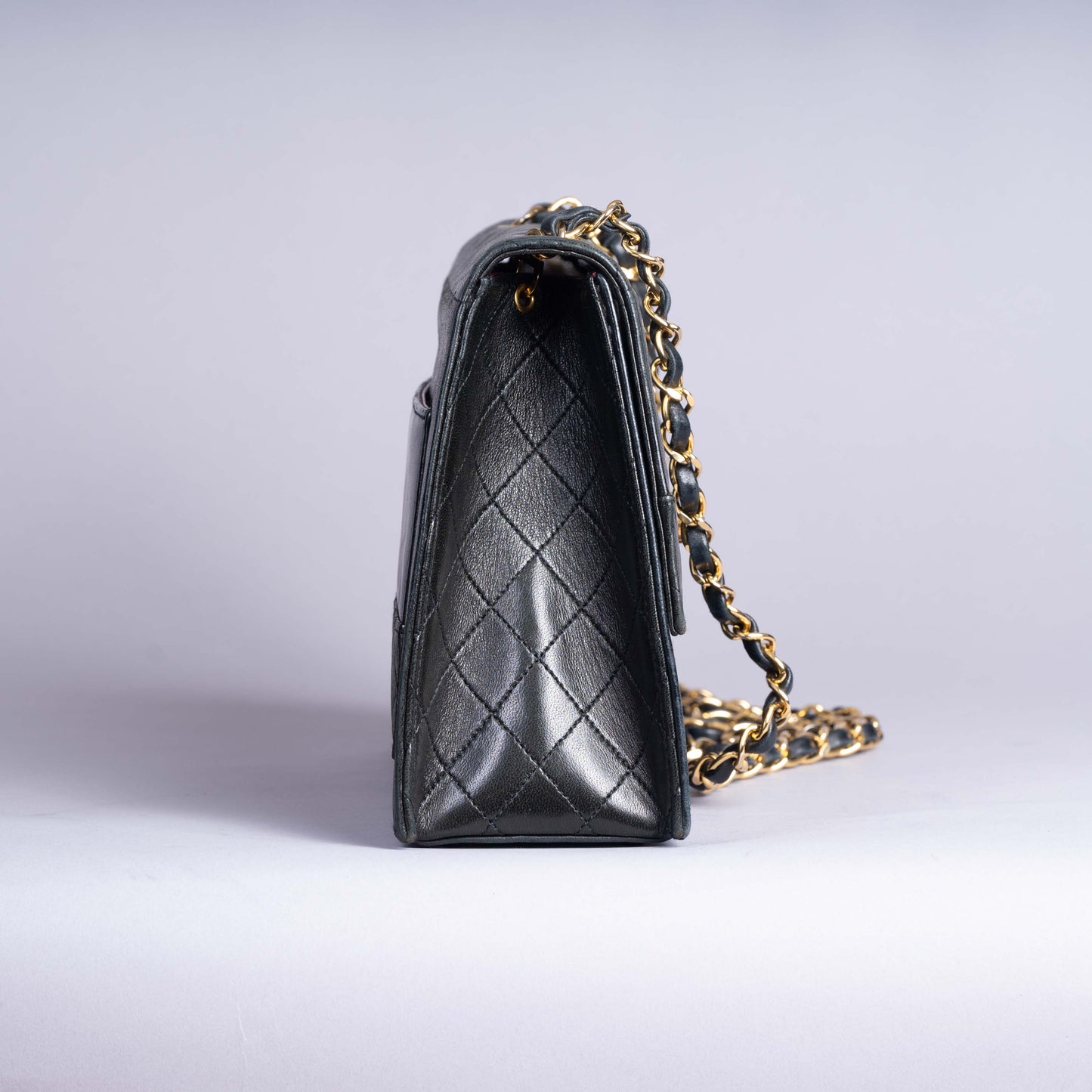 Pre-Owned Chanel Leather Quilted Bag