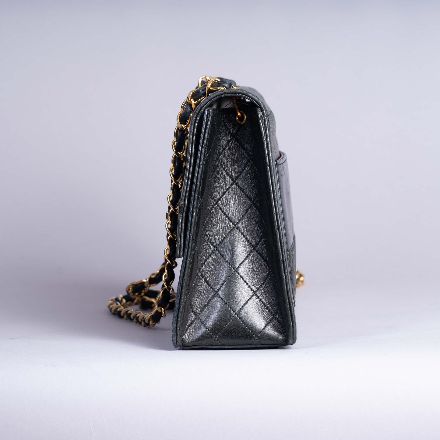 Pre-Owned Chanel Leather Quilted Bag